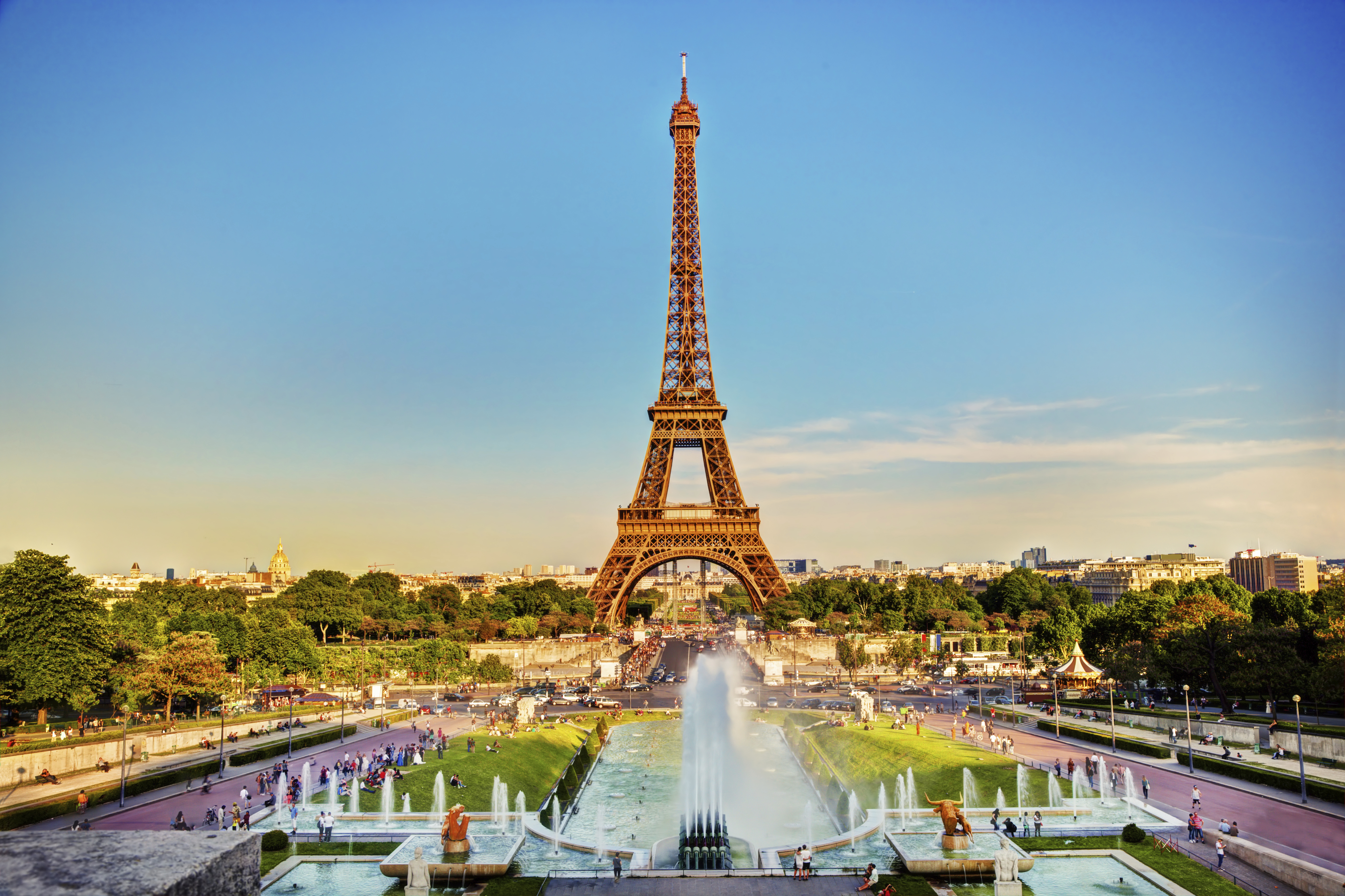 หอไอเฟล (Eiffel Tower หรือ La tour Eiffel) กรุงปารีส ประเทศฝรั่งเศส
